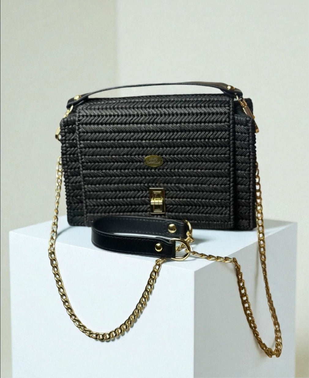 Ivy Crossbody bag in Black