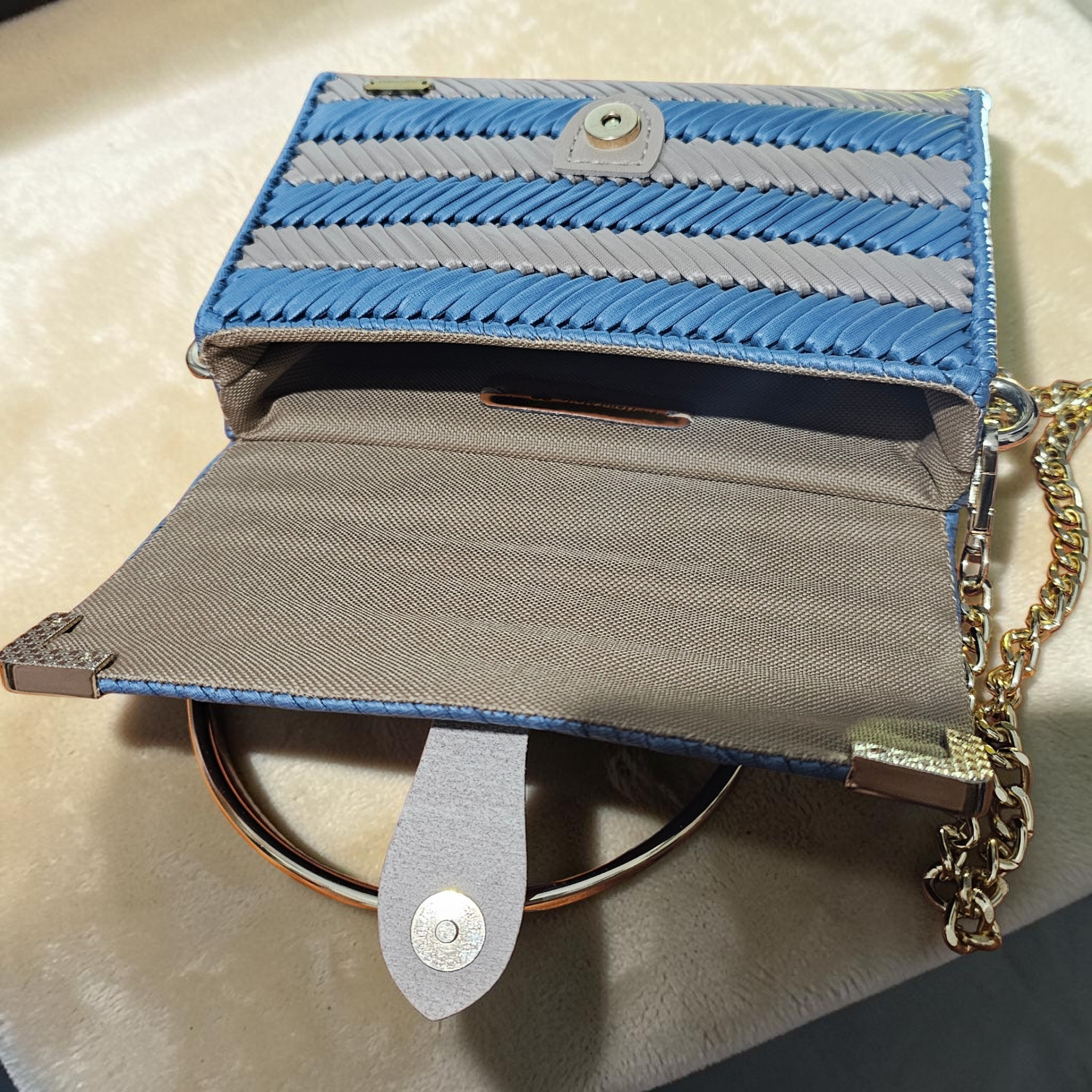 Lona Crossbody Bag in Powder Blue