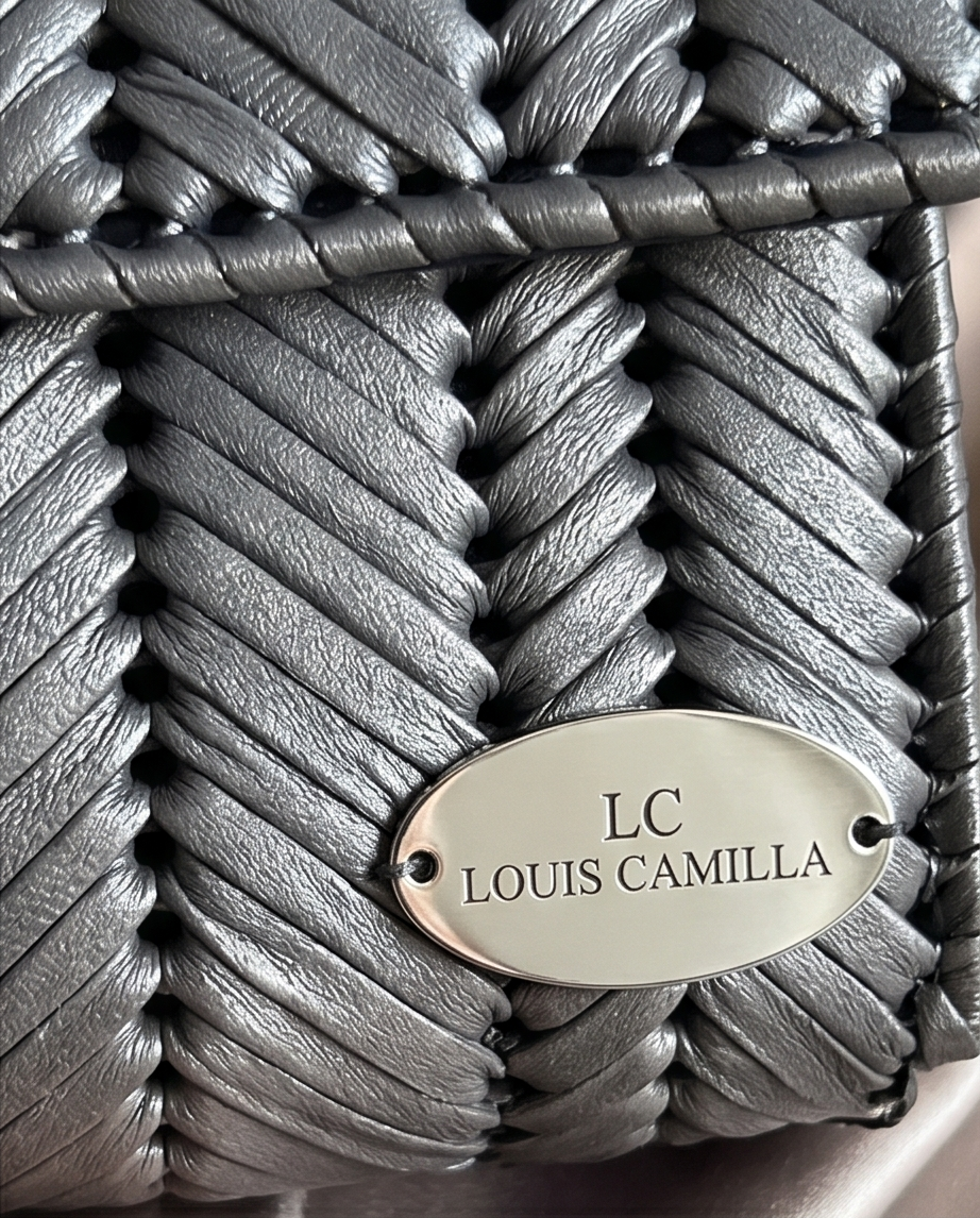 AURA Crossbody Bag in Grey