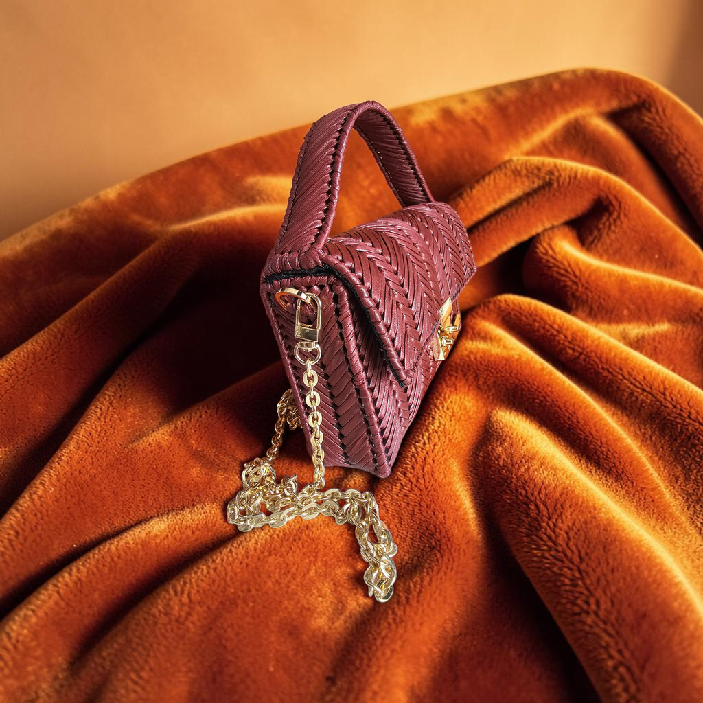 AURA Crossbody Bag in Burgundy