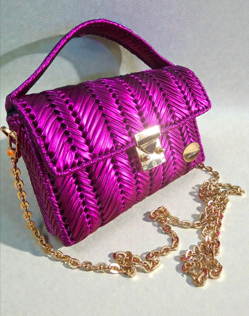 AURA CROSSBODY BAG IN HOT PINK