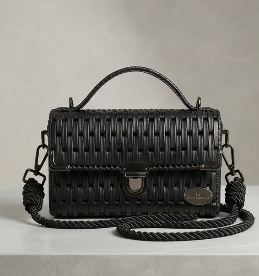 The Valmont Mini - In Black