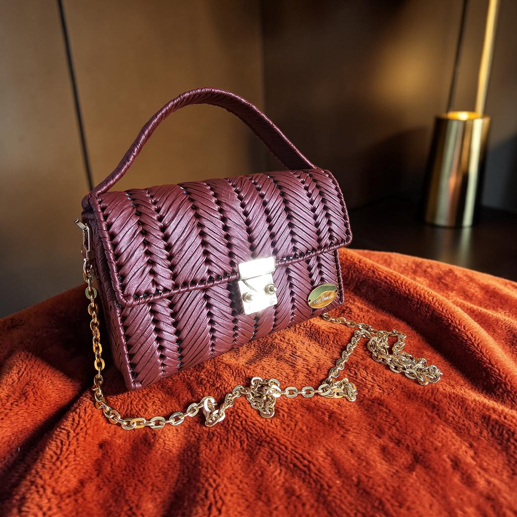 AURA Crossbody Bag in Burgundy